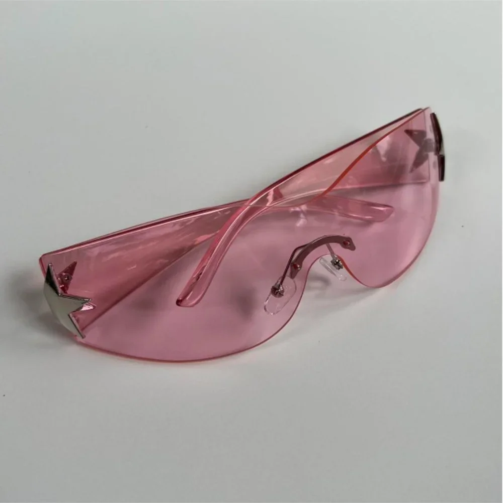 Y2K 2000s vintage style pink frameless star sunglasses